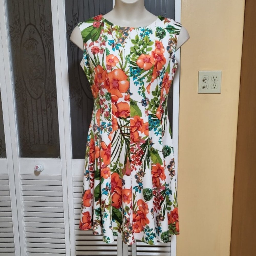 Zarr Collection Ladies Beautiful Multicolor Floral Sleeveless Dress